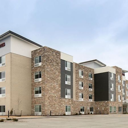 Towneplace Suites By Marriott Ошкош Экстерьер фото