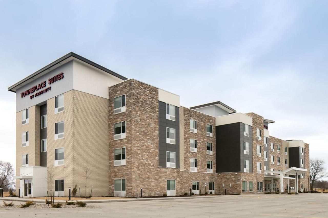 Towneplace Suites By Marriott Ошкош Экстерьер фото